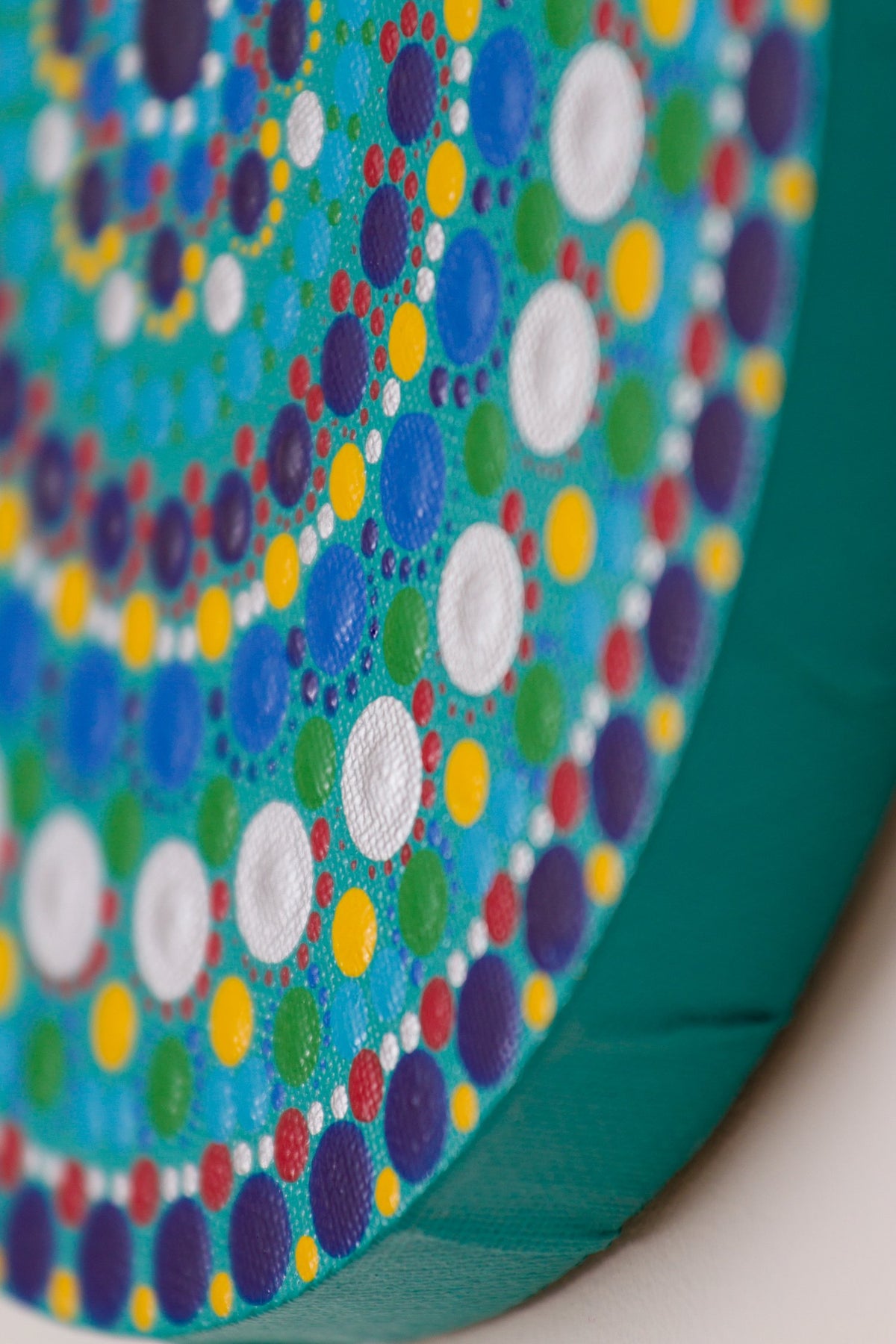 Round meditation tool dot Mandala blue green yellow red silver turquoise